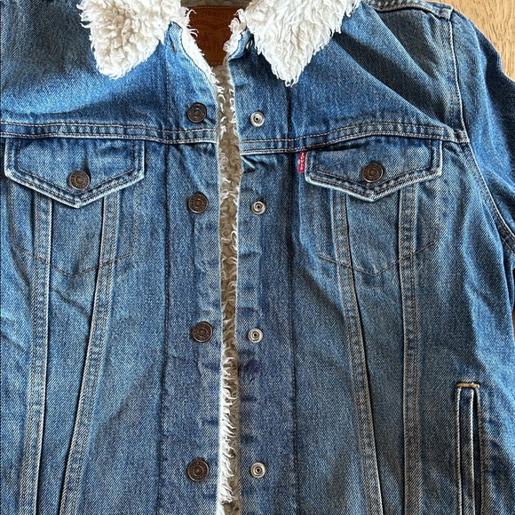 Levi’s Denim Sherpa Jacket - Picture 2 of 6